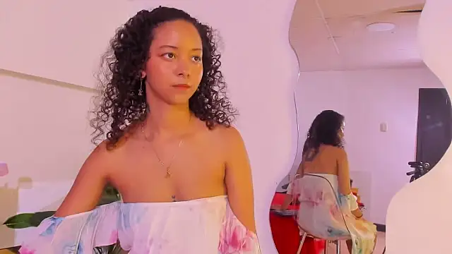 Snapshot of Milanxht chatting on October 15, 2025, 8:42 pm Milanxht online show from October 15, 2025, 8:42 pm