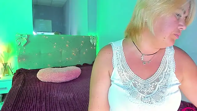 CurlyDreams online show from July 23, 2026, 12:14 pm