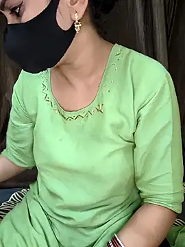 kaveerpooja947 online show from September 25, 2025, 4:21 pm