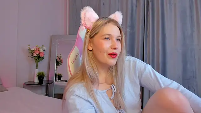 Snapshot of Colleen_Blake chatting on February 19, 2025, 2:55 pm Colleen Blake online show from February 19, 2025, 2:55 pm