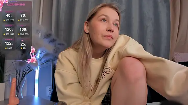 Snapshot of Colleen_Blake chatting on March 13, 2025, 3:06 pm Colleen Blake online show from March 13, 2025, 3:06 pm