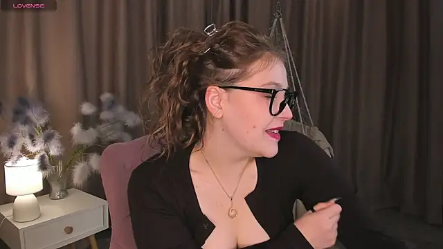 Snapshot of Colleen_Blake chatting on October 14, 2025, 5:03 pm Colleen Blake online show from October 14, 2025, 5:03 pm