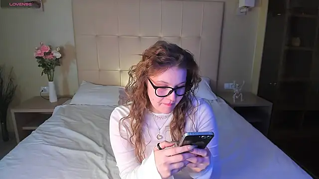 Snapshot of Colleen_Blake chatting on October 22, 2025, 4:18 pm Colleen Blake online show from October 22, 2025, 4:18 pm