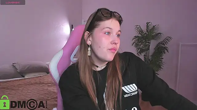 Snapshot of Colleen_Blake chatting on November 14, 2025, 5:00 pm Colleen Blake online show from November 14, 2025, 5:00 pm