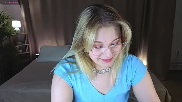 Snapshot of Colleen_Blake chatting on April 27, 2026, 5:00 pm Colleen Blake online show from April 27, 2026, 5:00 pm