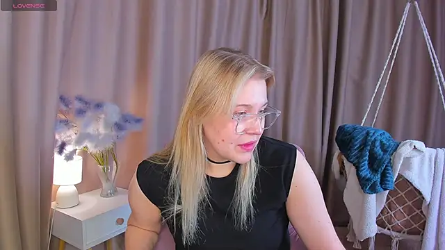 Snapshot of Colleen_Blake chatting on May 6, 2026, 5:07 pm Colleen Blake online show from May 6, 2026, 5:07 pm