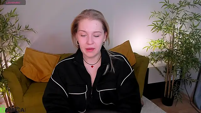 Snapshot of Colleen_Blake chatting on May 20, 2026, 4:57 pm Colleen Blake online show from May 20, 2026, 4:57 pm