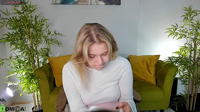 Snapshot of Colleen_Blake chatting on May 24, 2026, 5:18 pm Colleen Blake online show from May 24, 2026, 5:18 pm