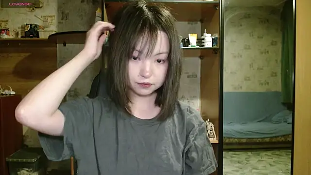 lalallalalaa- online show from December 4, 2025, 2:15 pm