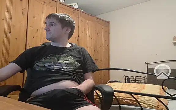 Loveme1902 online show from March 14, 2025, 10:39 am