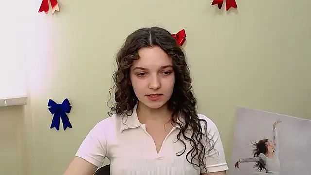  SusieSu  online show from February 19, 2025, 10:45 am