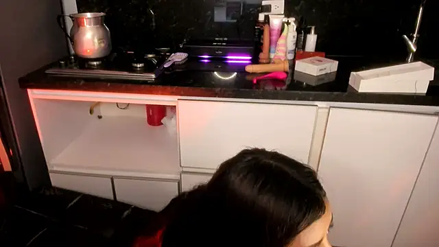 Tiffany sander online show from March 23, 2025, 4:49 am