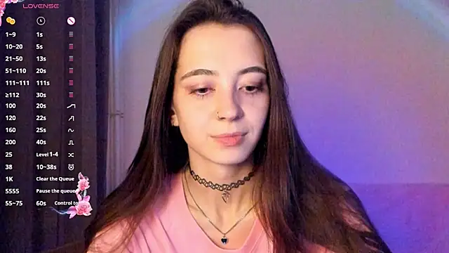 EvaBradley online show from October 7, 2025, 6:49 pm