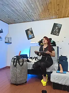keila j online show from July 25, 2026, 10:57 am