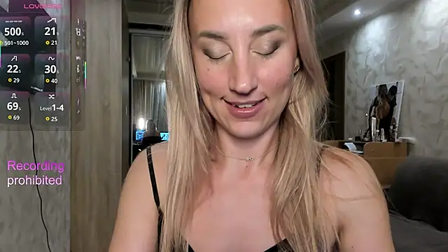 lady Nati online show from December 1, 2025, 2:33 pm