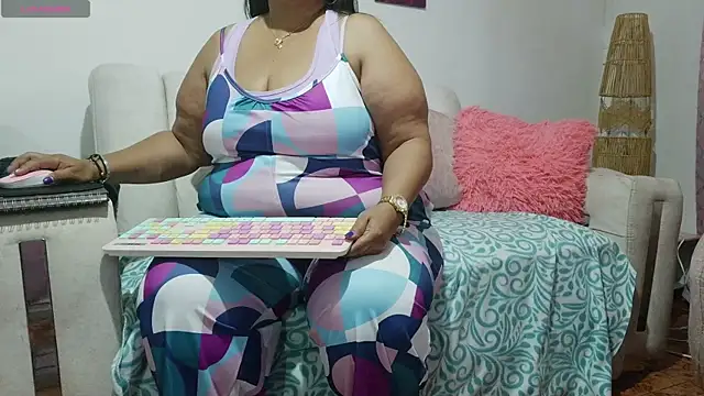 Snapshot of ScarletthJhonson- chatting on August 3, 2026, 2:33 pm ScarletthJhonson- online show from August 3, 2026, 2:33 pm
