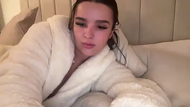 maisiesmithx online show from February 1, 2025, 5:39 am