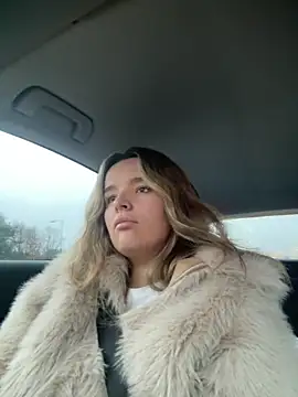 maisiesmithx online show from December 16, 2025, 8:41 am