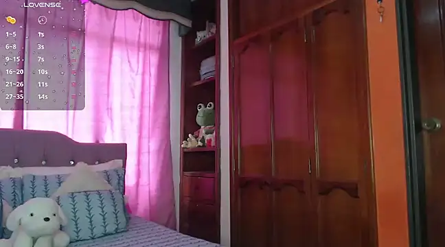 cuttebabe  online show from February 12, 2025, 7:56 pm