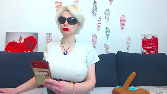 ForeverBarbie  online show from March 17, 2026, 2:05 am