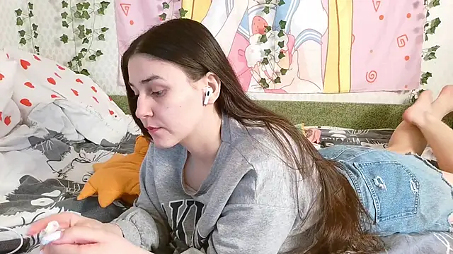 Mila starx online show from March 12, 2025, 7:57 am