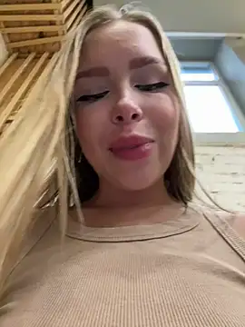 Snapshot of mur_girl chatting on December 7, 2024, 10:23 am mur girl online show from December 7, 2024, 10:23 am