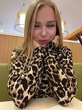 Snapshot of mur_girl chatting on December 30, 2024, 9:37 am mur girl online show from December 30, 2024, 9:37 am