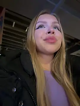 Snapshot of mur_girl chatting on January 2, 2025, 11:20 am mur girl online show from January 2, 2025, 11:20 am