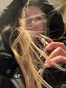 Snapshot of mur_girl chatting on January 5, 2025, 2:19 pm mur girl online show from January 5, 2025, 2:19 pm