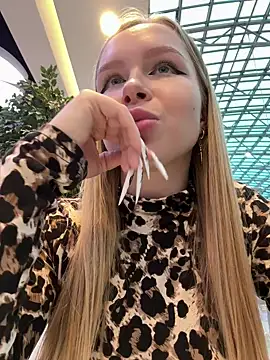 Snapshot of mur_girl chatting on January 14, 2025, 11:10 am mur girl online show from January 14, 2025, 11:10 am