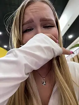 Snapshot of mur_girl chatting on February 16, 2025, 11:49 am mur girl online show from February 16, 2025, 11:49 am