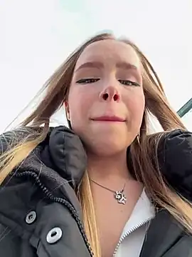 Snapshot of mur_girl chatting on February 26, 2025, 2:14 pm mur girl online show from February 26, 2025, 2:14 pm