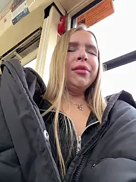 Snapshot of mur_girl chatting on March 1, 2025, 12:34 pm mur girl online show from March 1, 2025, 12:34 pm