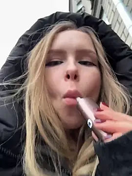 Snapshot of mur_girl chatting on November 28, 2025, 12:19 pm mur girl online show from November 28, 2025, 12:19 pm