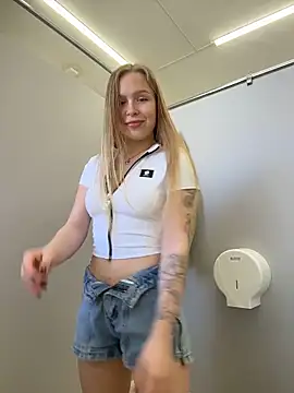 mur girl online show from May 8, 2026, 12:43 pm