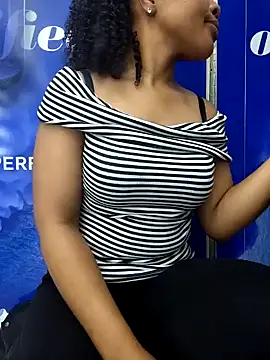 Snapshot of SEXIEST-BADDIE chatting on January 11, 2025, 9:57 am SEXIEST-BADDIE online show from January 11, 2025, 9:57 am