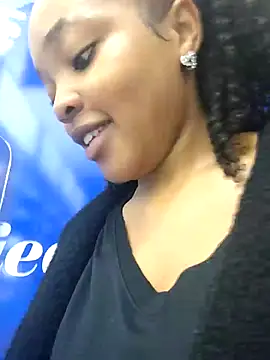 Snapshot of SEXIEST-BADDIE chatting on January 15, 2025, 5:40 am SEXIEST-BADDIE online show from January 15, 2025, 5:40 am