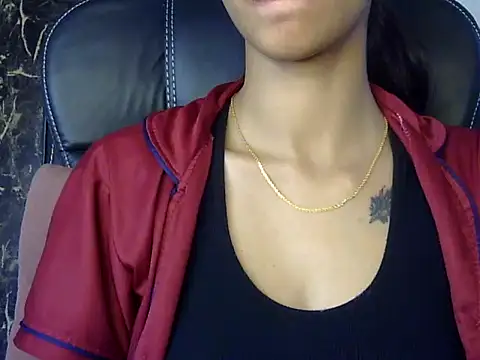 Snapshot of MAAYRA_09 chatting on February 23, 2025, 2:25 pm MAAYRA 09 online show from February 23, 2025, 2:25 pm