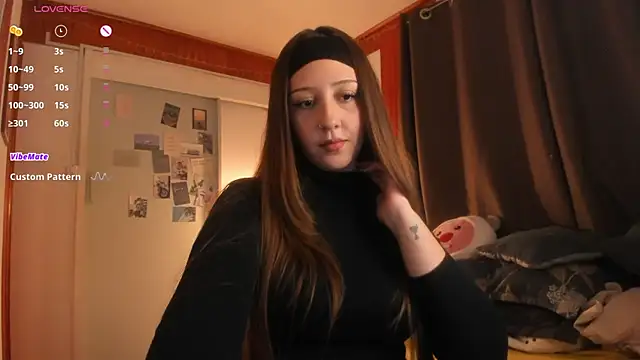 Snapshot of HeyTati chatting on May 30, 2026, 1:35 am HeyTati online show from May 30, 2026, 1:35 am