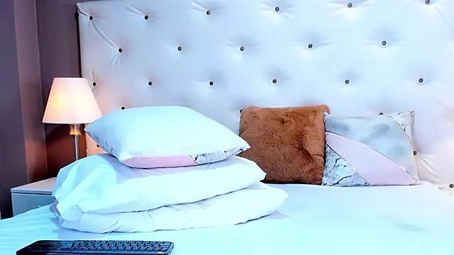 Snapshot of Violet_Grace chatting on March 4, 2025, 3:48 pm Violet Grace online show from March 4, 2025, 3:48 pm