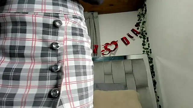 Naia x online show from February 19, 2025, 12:44 pm