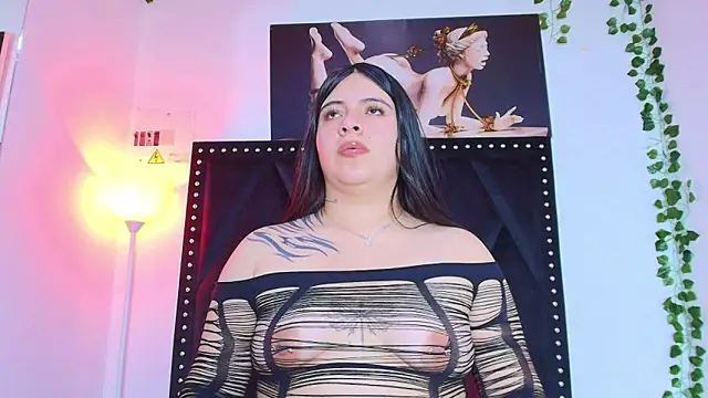 Naia x online show from February 17, 2026, 9:32 pm