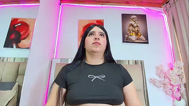 Naia x online show from April 15, 2026, 6:48 pm