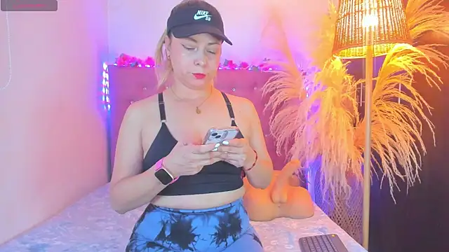  sexybunny  online show from April 22, 2026, 5:10 am