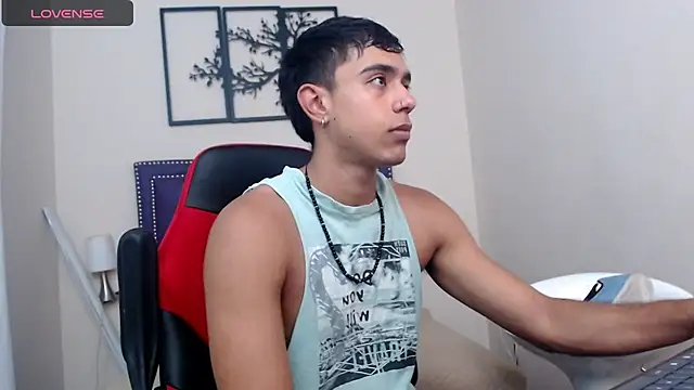 Snapshot of karlgiles_ chatting on December 1, 2024, 7:47 pm karlgiles online show from December 1, 2024, 7:47 pm