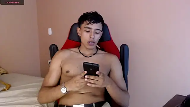 Snapshot of karlgiles_ chatting on February 6, 2025, 6:13 pm karlgiles online show from February 6, 2025, 6:13 pm