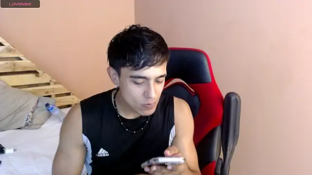 Snapshot of karlgiles_ chatting on February 26, 2025, 6:00 pm karlgiles online show from February 26, 2025, 6:00 pm