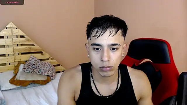 Snapshot of karlgiles_ chatting on March 15, 2025, 7:38 pm karlgiles online show from March 15, 2025, 7:38 pm