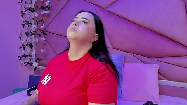 Snapshot of Victoria_Rossy chatting on October 4, 2025, 7:45 pm Victoria Rossy online show from October 4, 2025, 7:45 pm