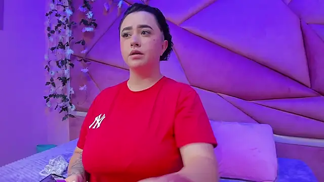 Snapshot of Victoria_Rossy chatting on October 18, 2025, 7:58 pm Victoria Rossy online show from October 18, 2025, 7:58 pm